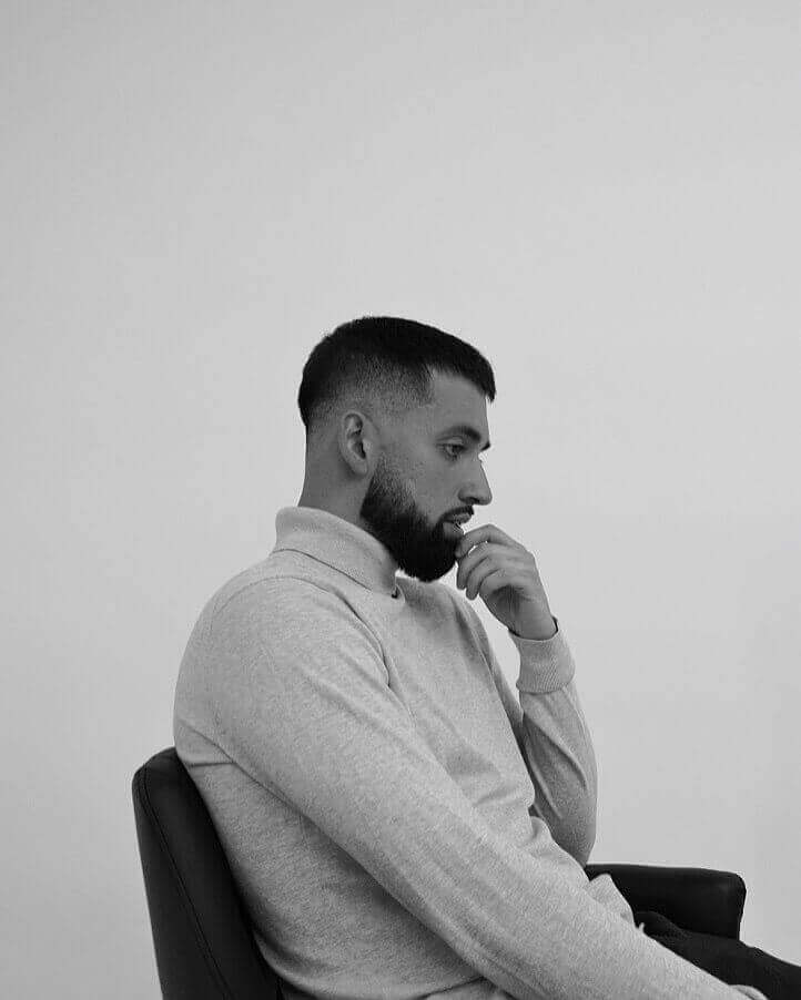 Service barbe et serviette chaude au Olympus Hair Studio